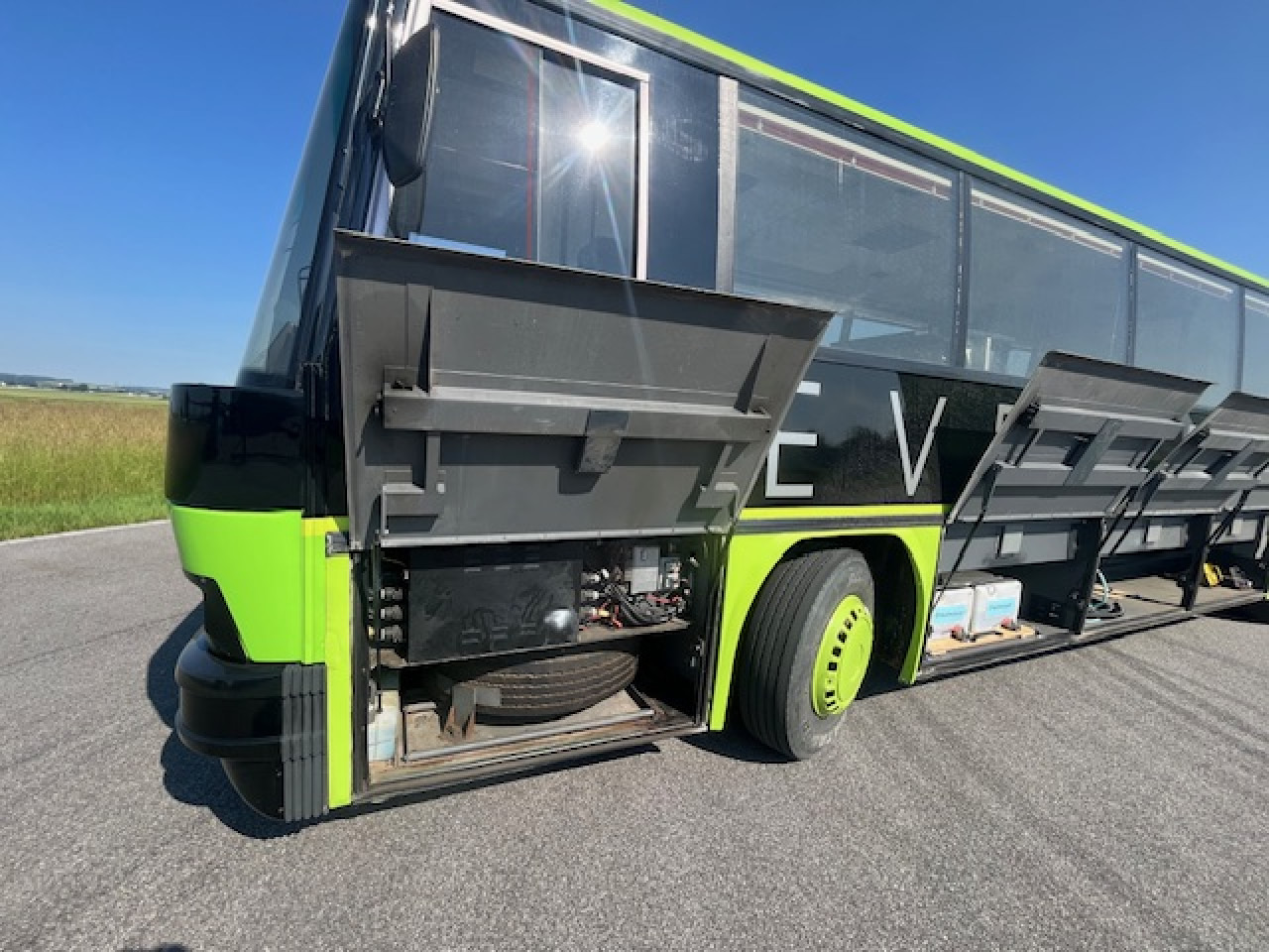Bus NEOPLAN N316 Ü - Koferenz-, Ausstellungsbus - Wohnmobil: gambar 15