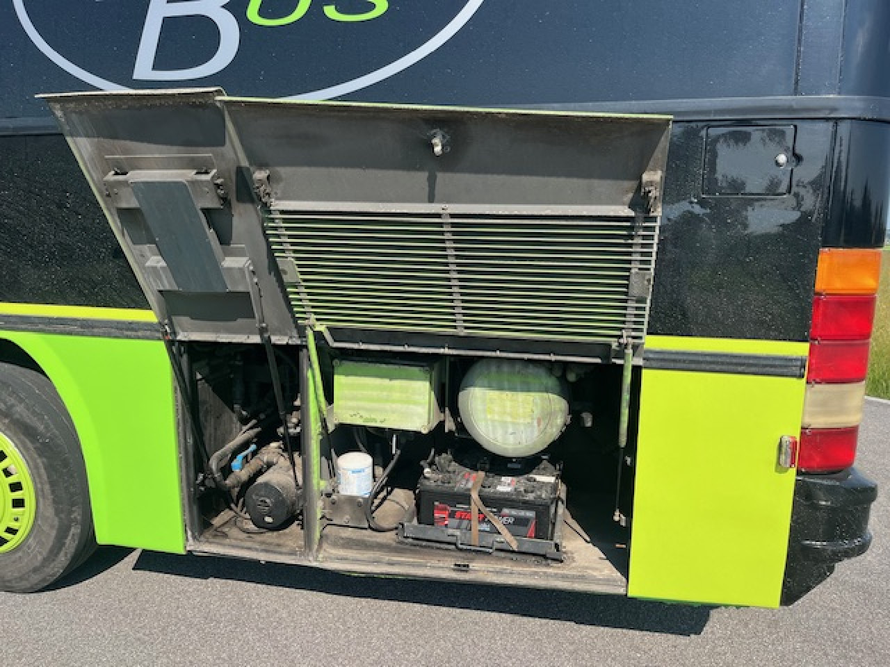 Bus NEOPLAN N316 Ü - Koferenz-, Ausstellungsbus - Wohnmobil: gambar 14