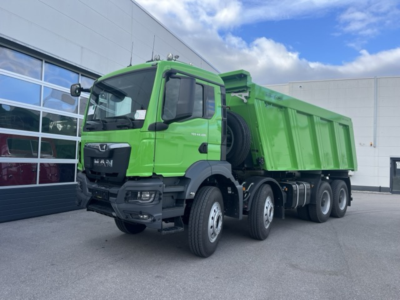 MAN 44.480 8x4 BB for Export outside EC Retarder Klima - Van jungkit: gambar 1 MAN 44.480 8x4 BB for Export outside EC Retarder Klima - Van jungkit: gambar 1
