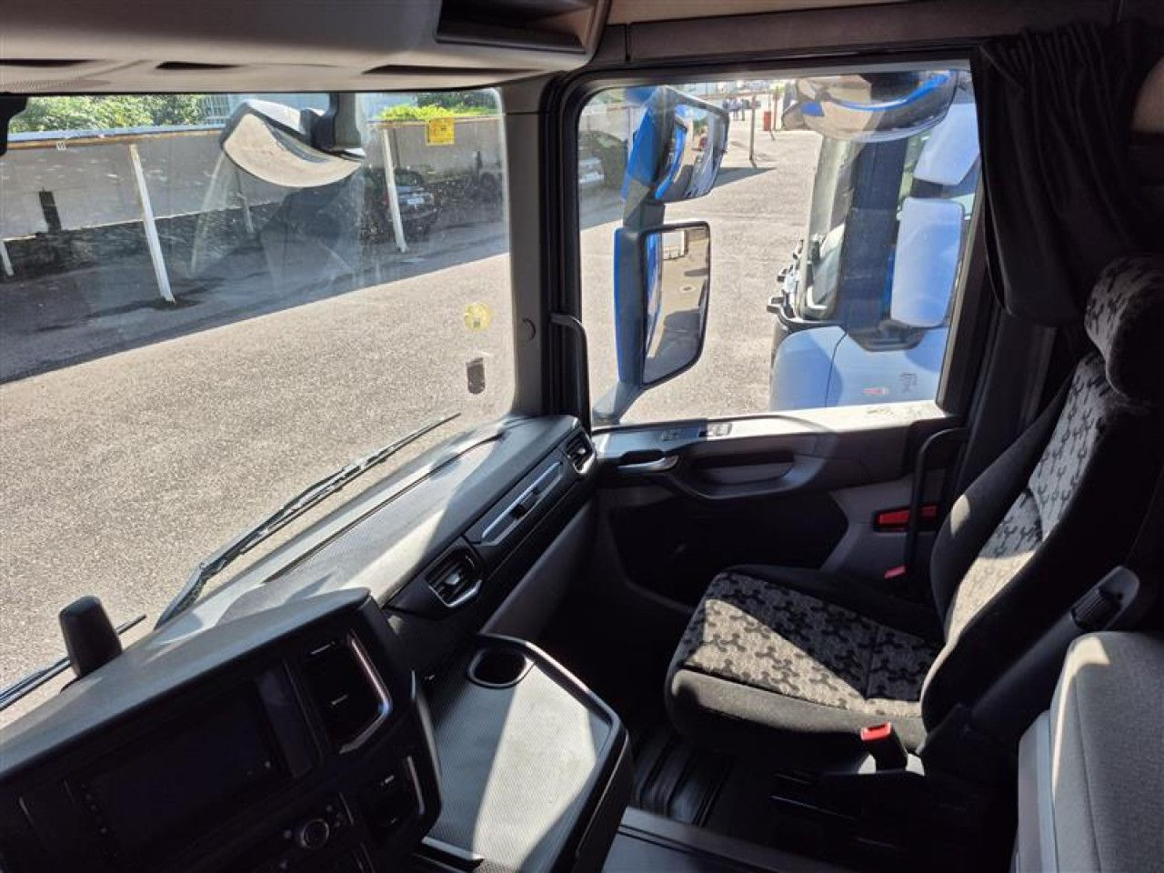 Scania R 450 - Tractor head: gambar 5 Scania R 450 - Tractor head: gambar 5