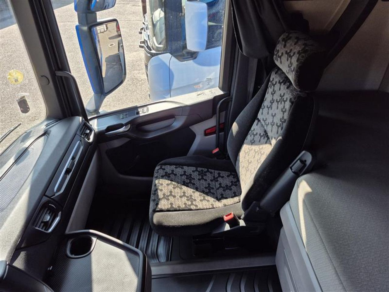 Scania R 450 - Tractor head: gambar 4 Scania R 450 - Tractor head: gambar 4