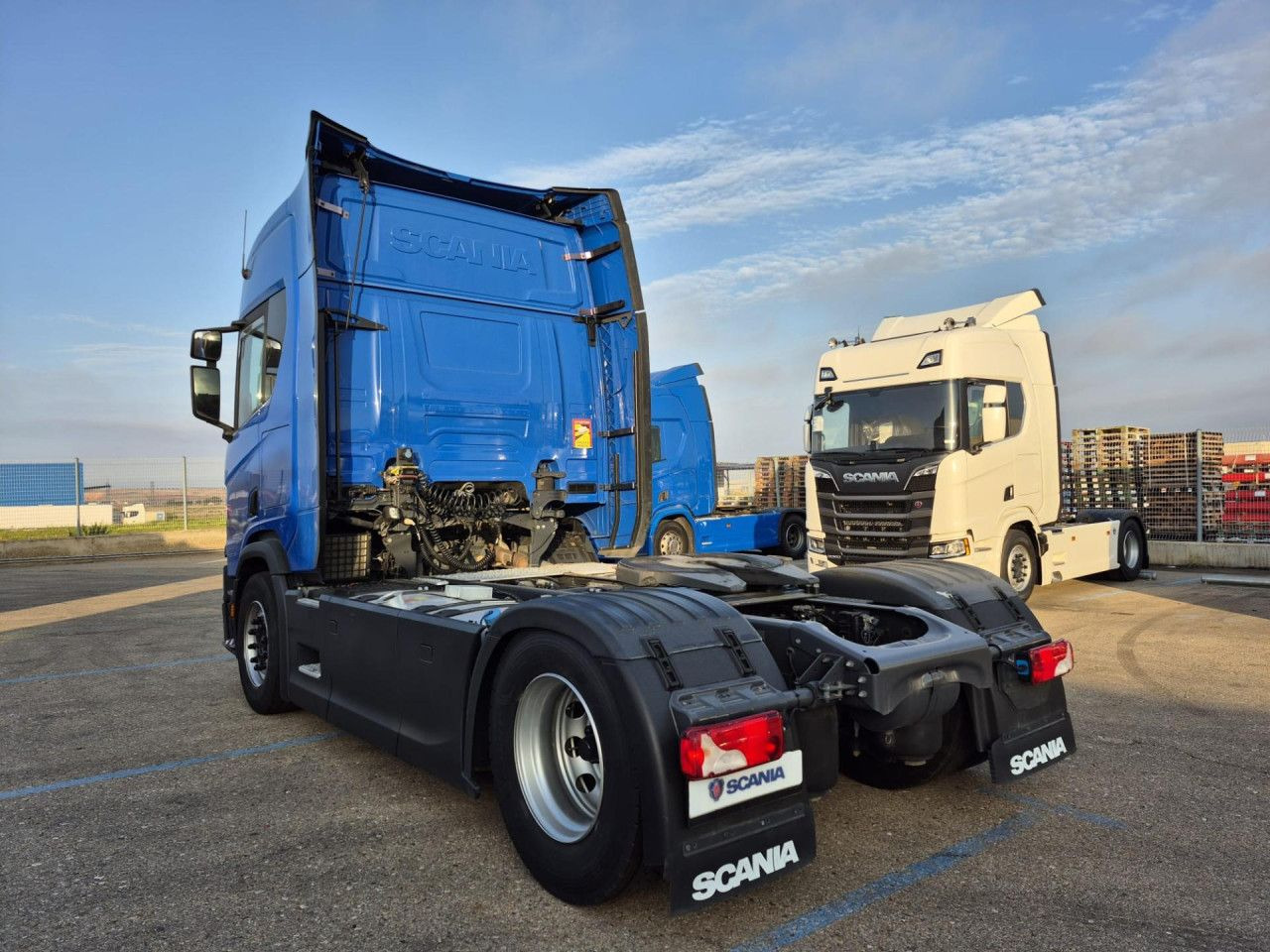 Scania R 450 - Tractor head: gambar 2 Scania R 450 - Tractor head: gambar 2