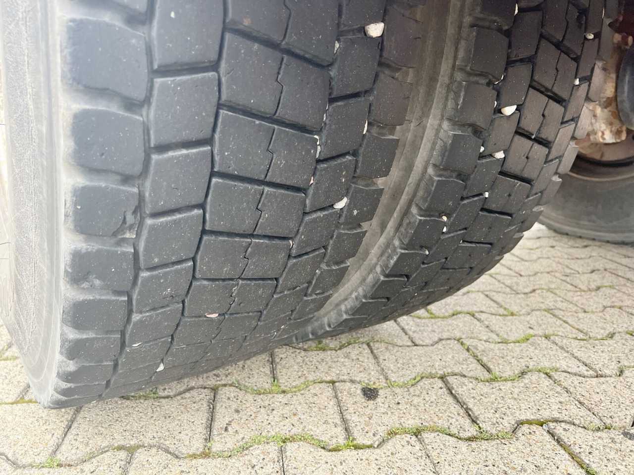 190 AD 35 4x2 190 AD 35 4x2 - Truk sasis: gambar 5 190 AD 35 4x2 190 AD 35 4x2 - Truk sasis: gambar 5