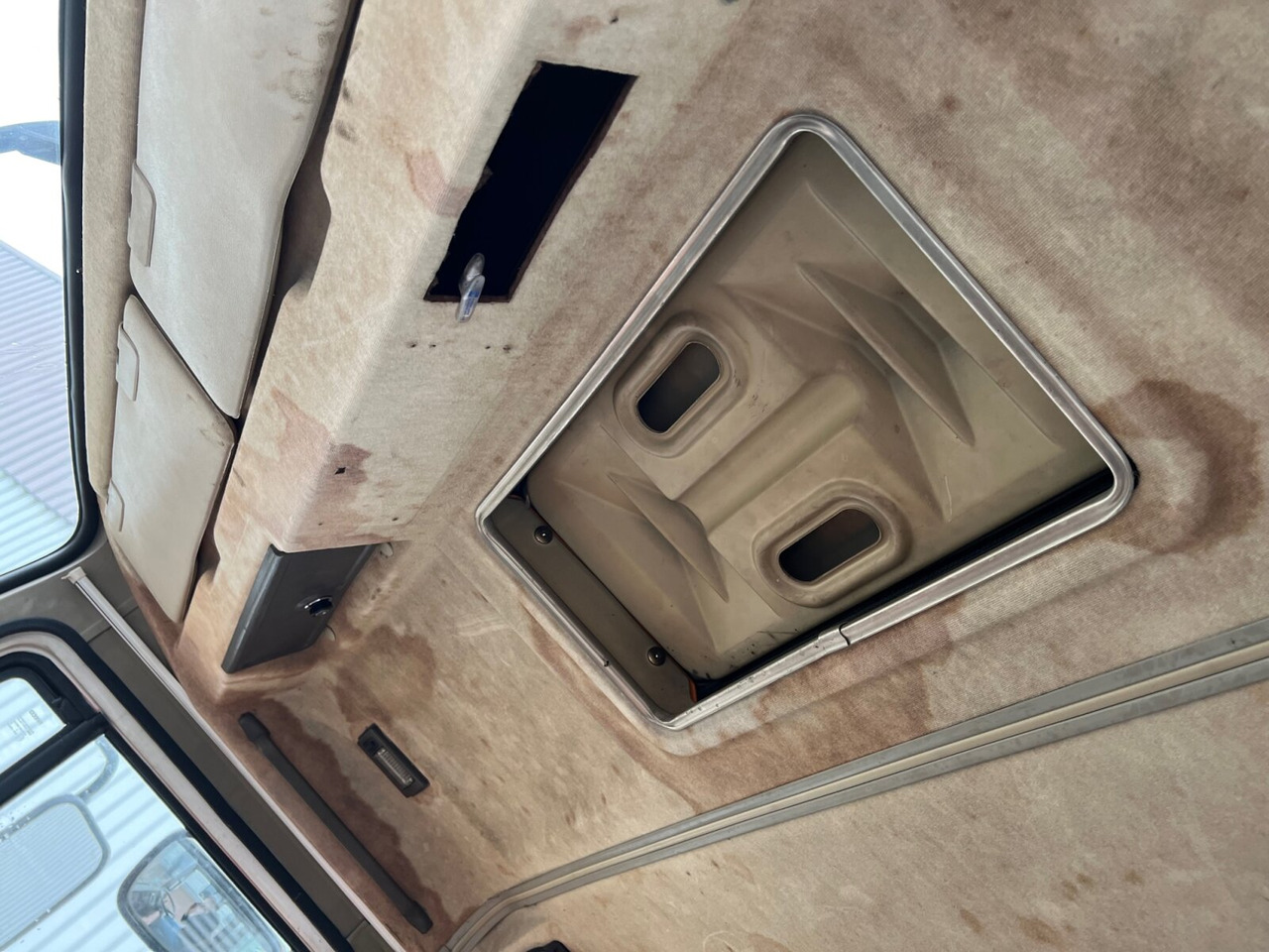 260-34 AHW 6x6 260-34 AHW 6x6, V8, Manual, Full Steel - Truk sasis: gambar 5 260-34 AHW 6x6 260-34 AHW 6x6, V8, Manual, Full Steel - Truk sasis: gambar 5