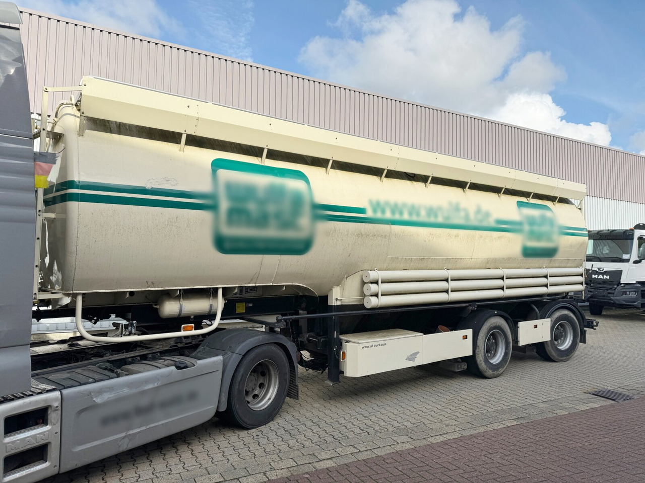 97WSL 33-24 Siloauflieger Welgro 97WSL 33-24 Siloauflieger, Lenkachse, 8 Kammern, ca. 51m³ - Semi trailer silo: gambar 1 97WSL 33-24 Siloauflieger Welgro 97WSL 33-24 Siloauflieger, Lenkachse, 8 Kammern, ca. 51m³ - Semi trailer silo: gambar 1