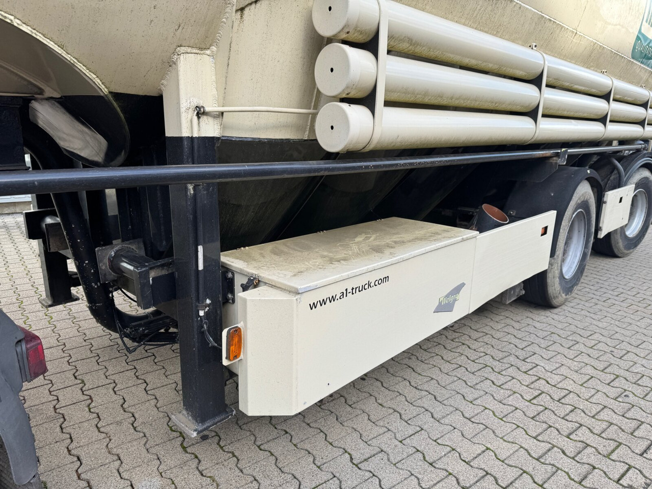 97WSL 33-24 Siloauflieger Welgro 97WSL 33-24 Siloauflieger, Lenkachse, 8 Kammern, ca. 51m³ - Semi trailer silo: gambar 3 97WSL 33-24 Siloauflieger Welgro 97WSL 33-24 Siloauflieger, Lenkachse, 8 Kammern, ca. 51m³ - Semi trailer silo: gambar 3