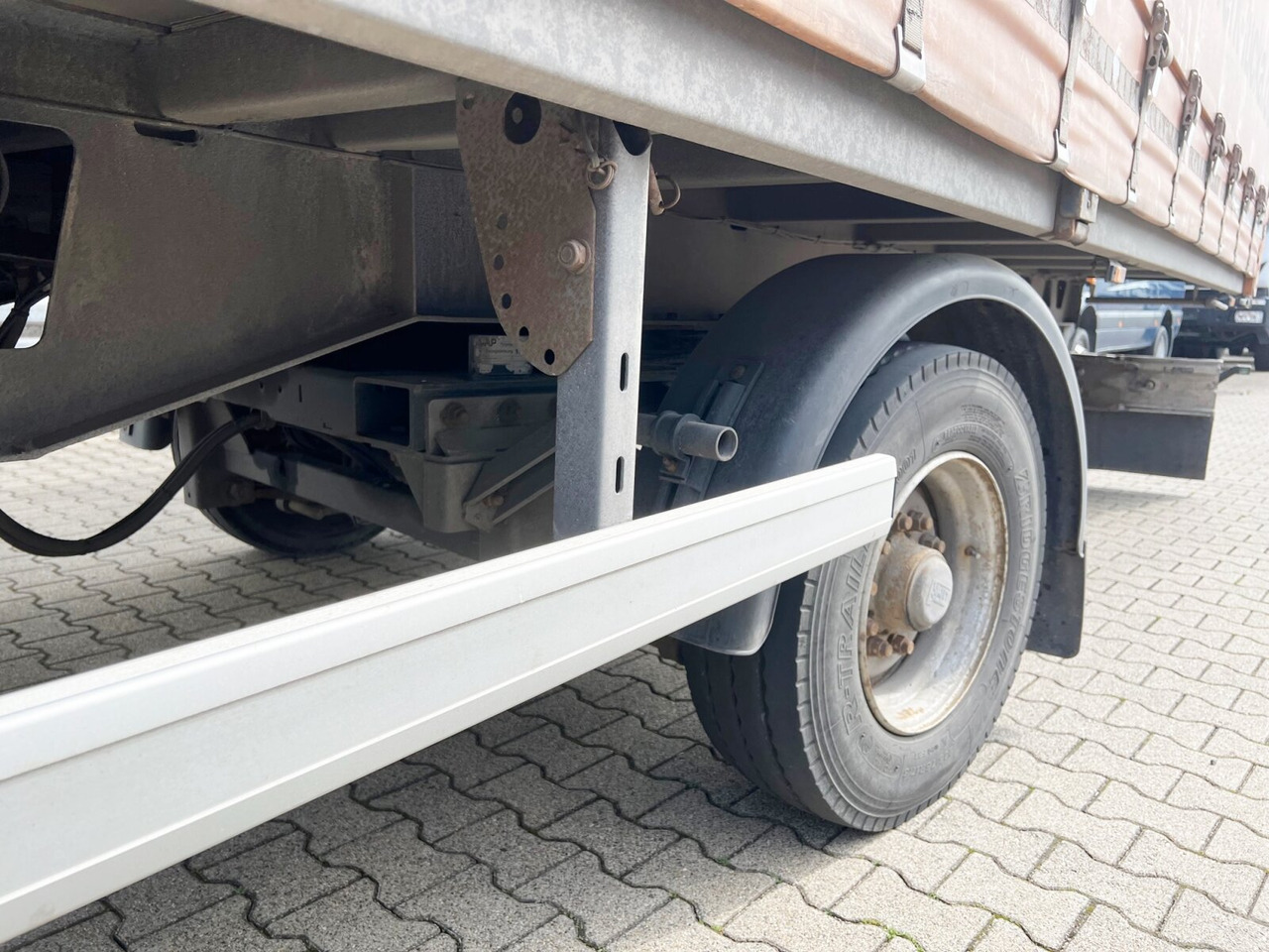 Ackermann PS-F 5.3/13.5 EZG SPS PS-F 5.3/13.5 EZG SPS, Edscha-Verdeck, Lenkachse - Semi-trailer dengan terpal samping: gambar 3 Ackermann PS-F 5.3/13.5 EZG SPS PS-F 5.3/13.5 EZG SPS, Edscha-Verdeck, Lenkachse - Semi-trailer dengan terpal samping: gambar 3