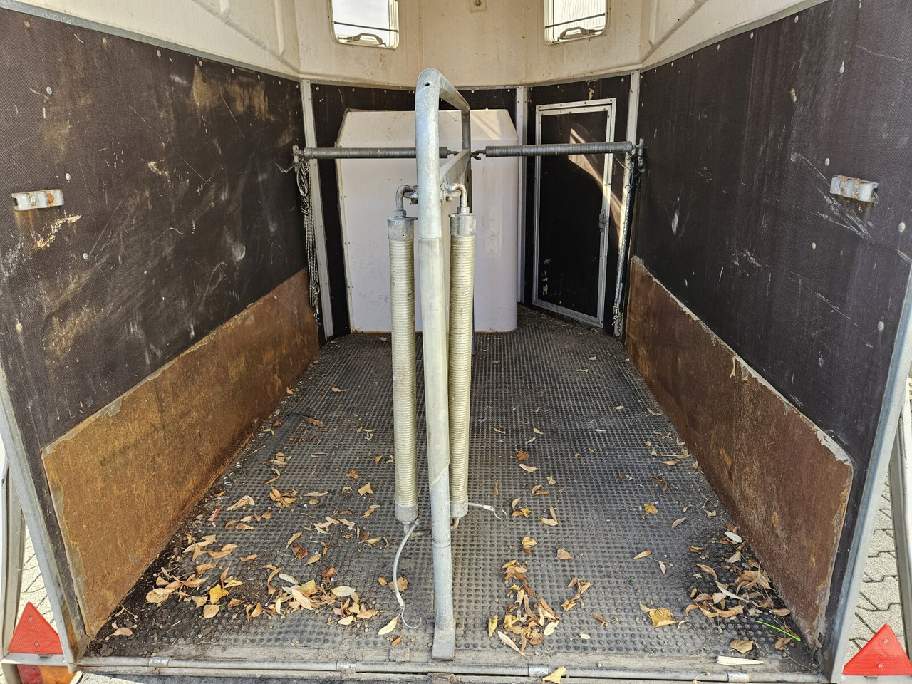 Blomert T2BPA Pferdeanhänger T2BPA Pferdeanhänger - Trailer pengangkut kuda: gambar 3 Blomert T2BPA Pferdeanhänger T2BPA Pferdeanhänger - Trailer pengangkut kuda: gambar 3