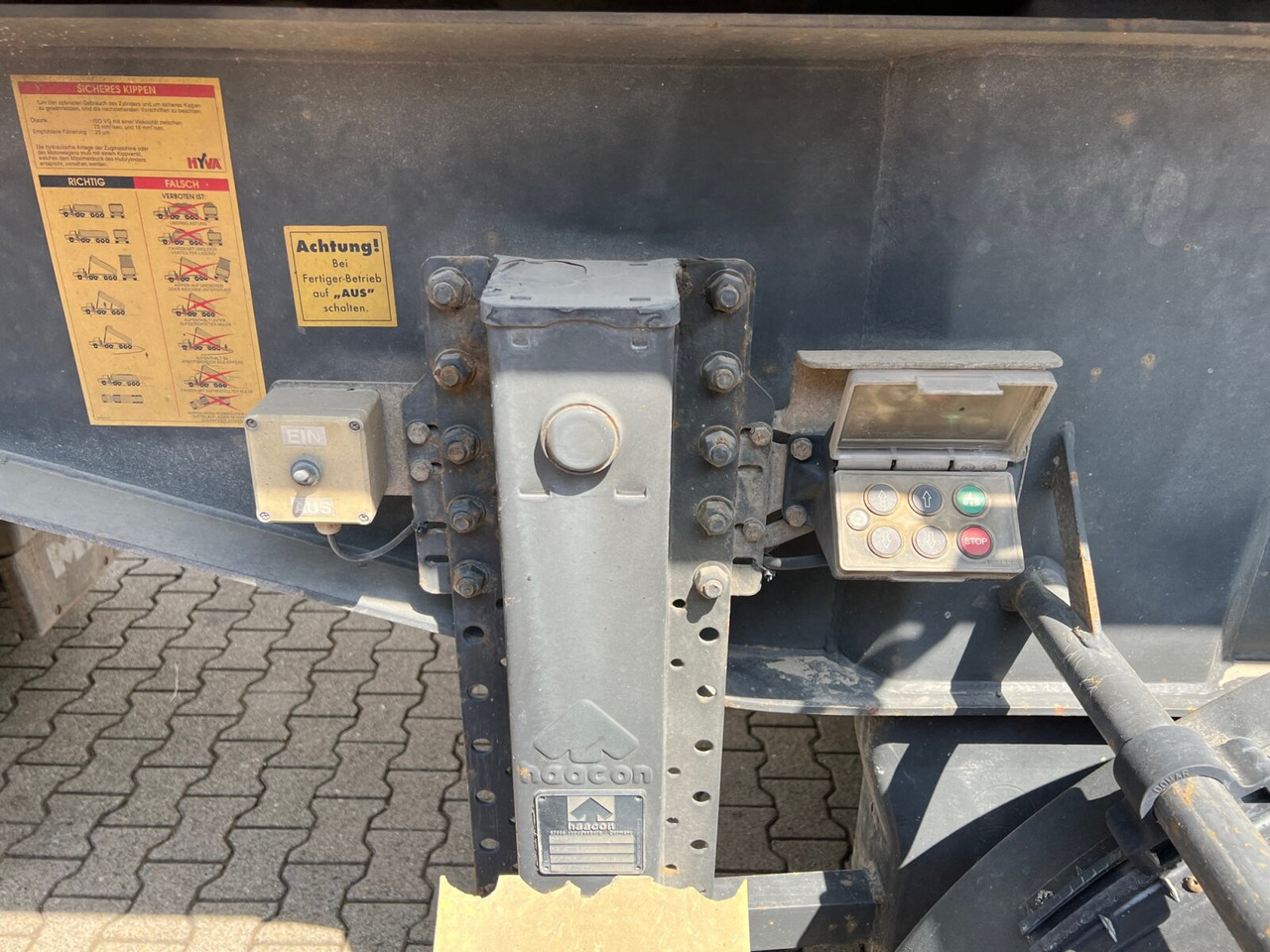 Carnehl CHKS/HH CHKS/HH, Stahlmulde ca. 26m³, Liftachse - Semi-trailer jungkit: gambar 2 Carnehl CHKS/HH CHKS/HH, Stahlmulde ca. 26m³, Liftachse - Semi-trailer jungkit: gambar 2
