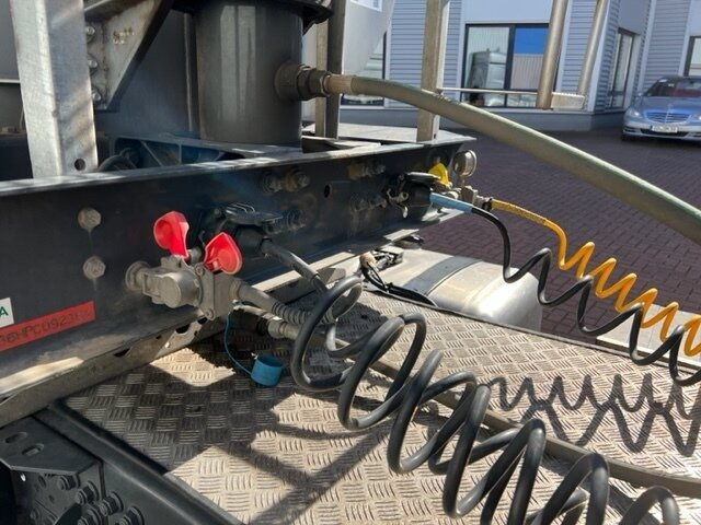 Carnehl CHKS34/HS CHKS34/HS, Stahlmulde ca. 29m³, HARDOX, Liftachse, Schütte - Semi-trailer jungkit: gambar 2 Carnehl CHKS34/HS CHKS34/HS, Stahlmulde ca. 29m³, HARDOX, Liftachse, Schütte - Semi-trailer jungkit: gambar 2