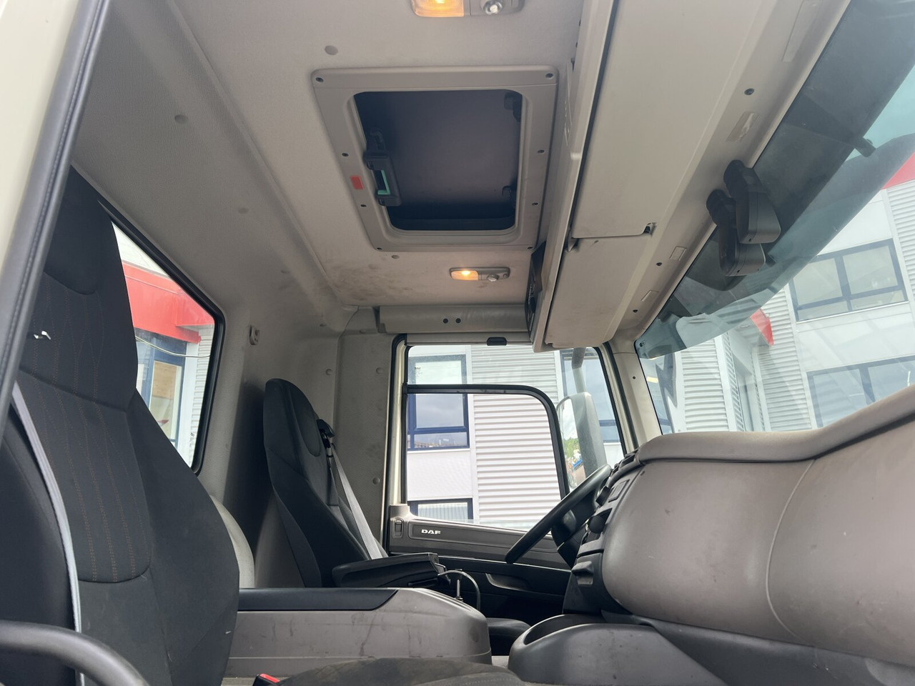 DAF CF 480 6x2 CF 480 6x2, Lenk-/Liftachse - Hook lift: gambar 4 DAF CF 480 6x2 CF 480 6x2, Lenk-/Liftachse - Hook lift: gambar 4