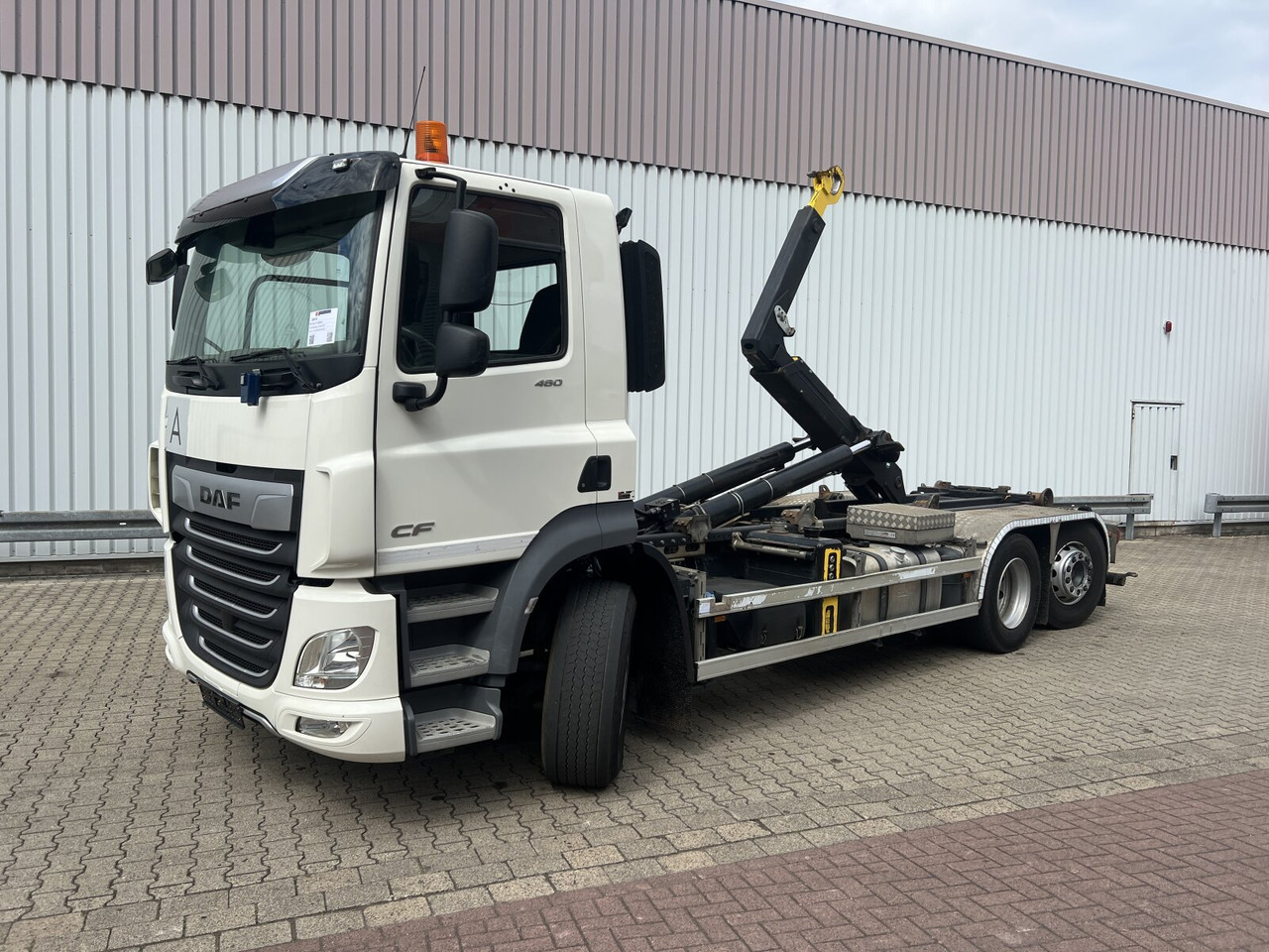 DAF CF 480 6x2 CF 480 6x2, Lenk-/Liftachse - Hook lift: gambar 1 DAF CF 480 6x2 CF 480 6x2, Lenk-/Liftachse - Hook lift: gambar 1