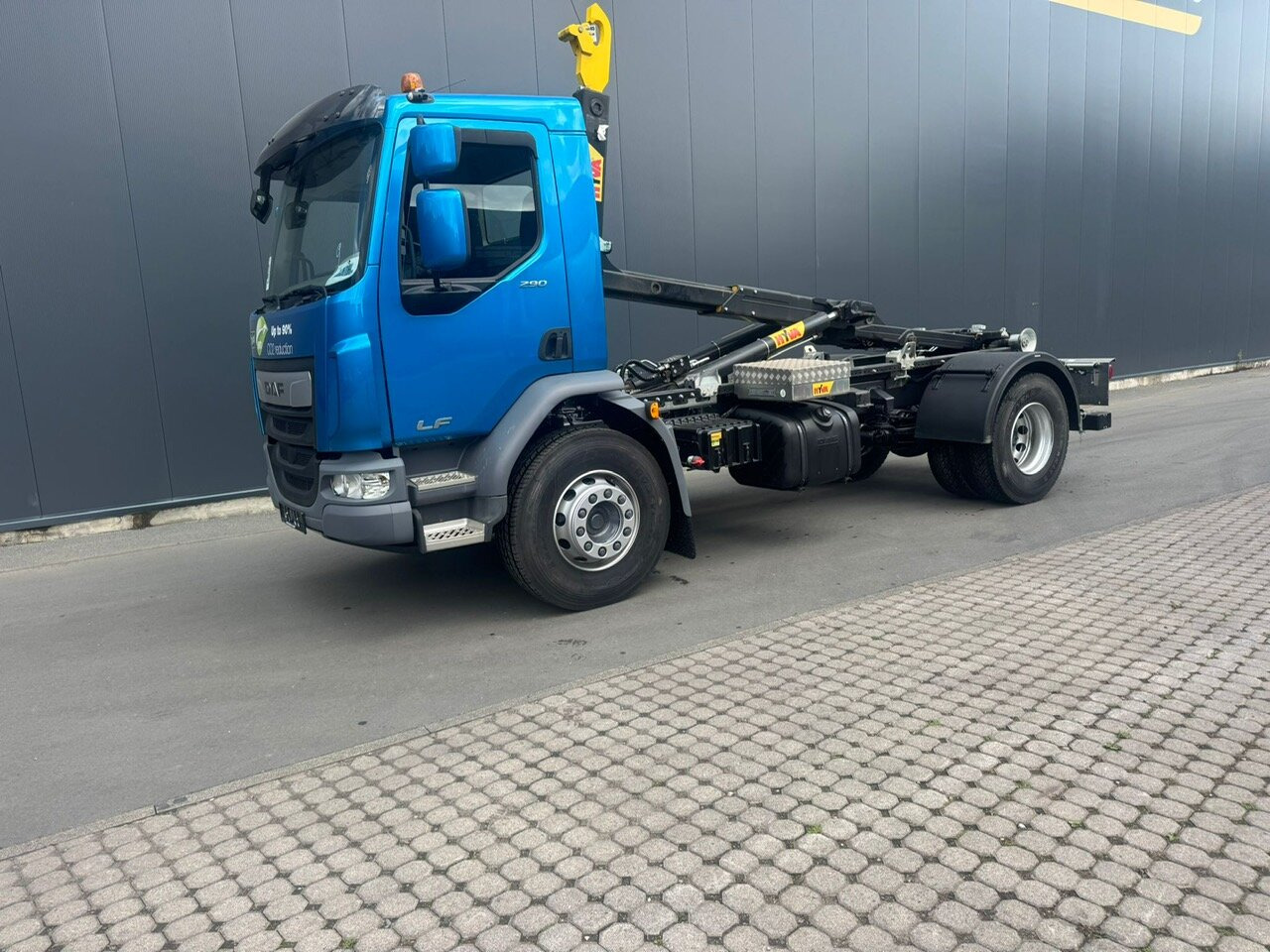 DAF LF 290 FA 4x2 LF 290 FA 4x2, Nebenantrieb, Navi - Truk sasis: gambar 1 DAF LF 290 FA 4x2 LF 290 FA 4x2, Nebenantrieb, Navi - Truk sasis: gambar 1