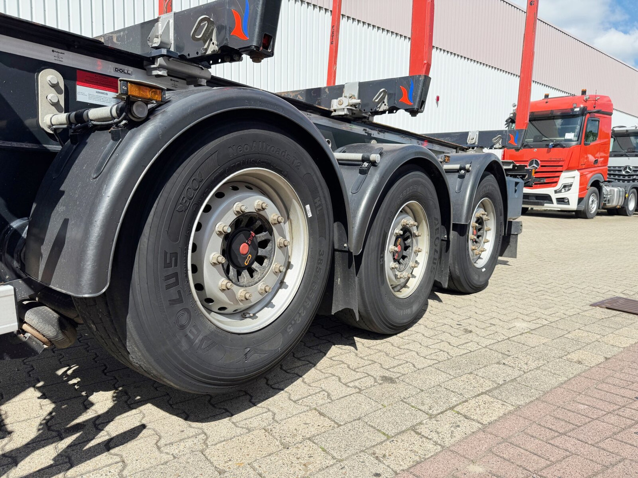 Doll LOGO H3L-14XL LOGO H3L-14XL, Liftachse, Nachlauflenkachse, teleskopierbar 9,4m-12,9 - Semi-trailer pengangkut kayu: gambar 5 Doll LOGO H3L-14XL LOGO H3L-14XL, Liftachse, Nachlauflenkachse, teleskopierbar 9,4m-12,9 - Semi-trailer pengangkut kayu: gambar 5