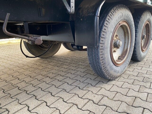 EAL-TA 8.6 EAL-TA 8.6 - Trailer dengan terpal samping: gambar 2 EAL-TA 8.6 EAL-TA 8.6 - Trailer dengan terpal samping: gambar 2