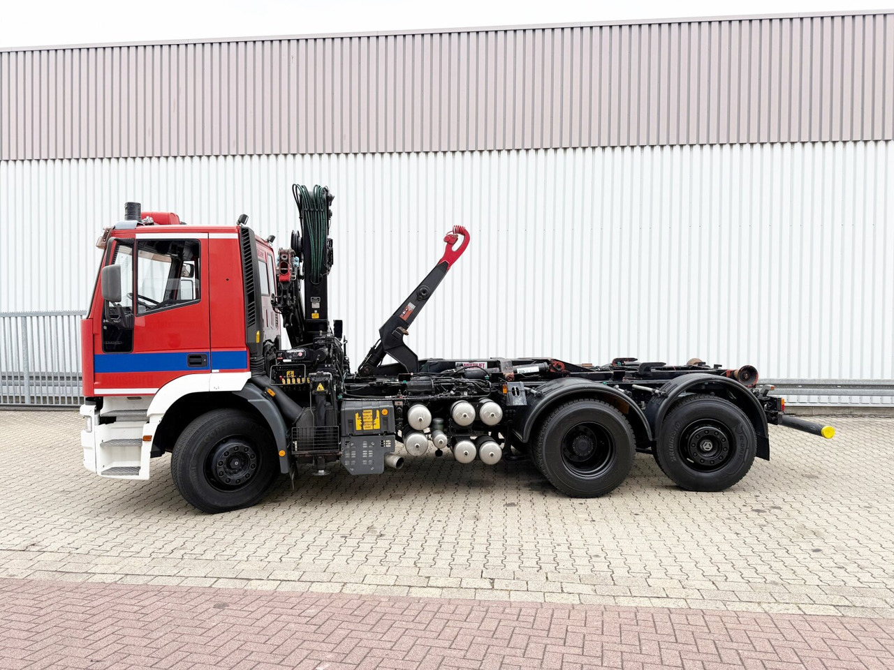 EuroTech 240E38 6x2-4 EuroTech 240E38 6x2-4, Lift-/Lenkachse, Seilwinde, Kran Hiab 100 - Hook lift, Truk derek: gambar 1 EuroTech 240E38 6x2-4 EuroTech 240E38 6x2-4, Lift-/Lenkachse, Seilwinde, Kran Hiab 100 - Hook lift, Truk derek: gambar 1