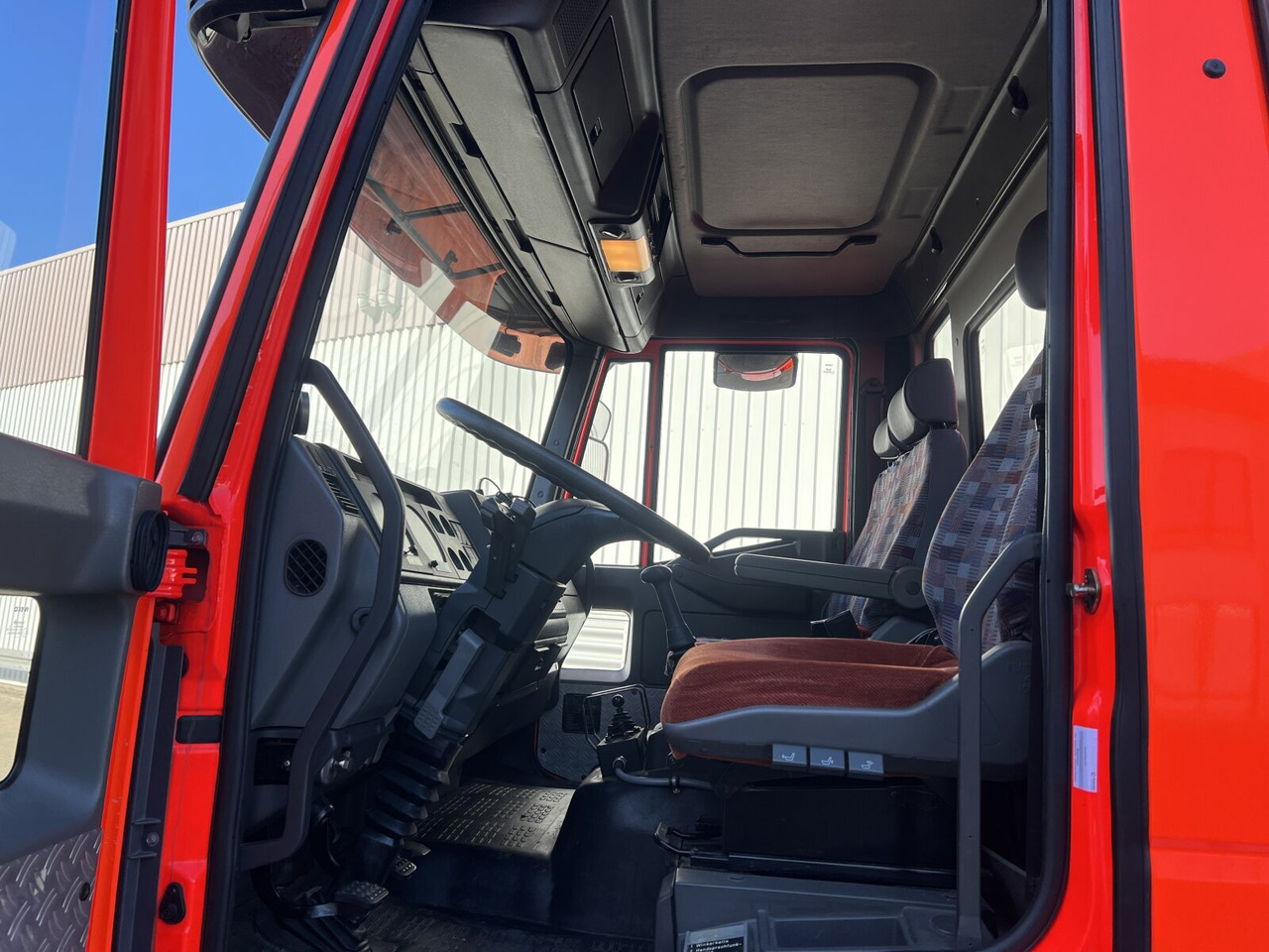 FF 95 E 18 WR 4x4 FF 95 E 18 WR 4x4, 6000l Wassertank - Truk tangki: gambar 2 FF 95 E 18 WR 4x4 FF 95 E 18 WR 4x4, 6000l Wassertank - Truk tangki: gambar 2