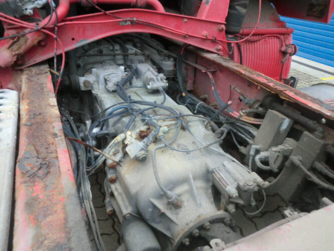 Truk sasis FH New 12-420 4x2: gambar 6 Truk sasis FH New 12-420 4x2: gambar 6