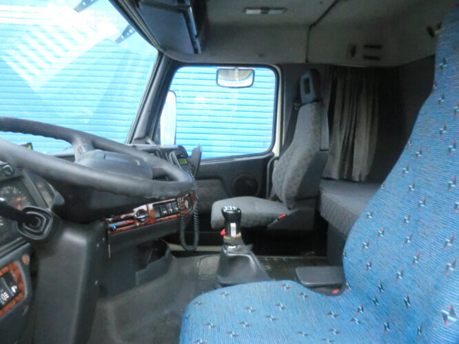 Truk sasis FH New 12-420 4x2: gambar 9 Truk sasis FH New 12-420 4x2: gambar 9