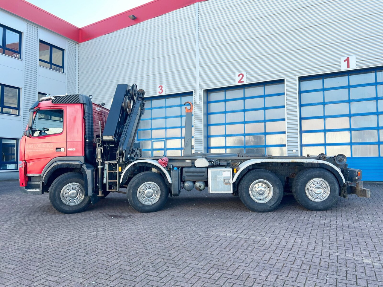 FM 460 8x2-6 FM 460 8x2-6, Lenk-/Liftachse, Kran HMF 2020-K4, Funk - Hook lift, Truk derek: gambar 3 FM 460 8x2-6 FM 460 8x2-6, Lenk-/Liftachse, Kran HMF 2020-K4, Funk - Hook lift, Truk derek: gambar 3