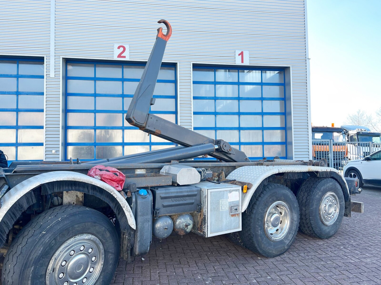 FM 460 8x2-6 FM 460 8x2-6, Lenk-/Liftachse, Kran HMF 2020-K4, Funk - Hook lift, Truk derek: gambar 4 FM 460 8x2-6 FM 460 8x2-6, Lenk-/Liftachse, Kran HMF 2020-K4, Funk - Hook lift, Truk derek: gambar 4
