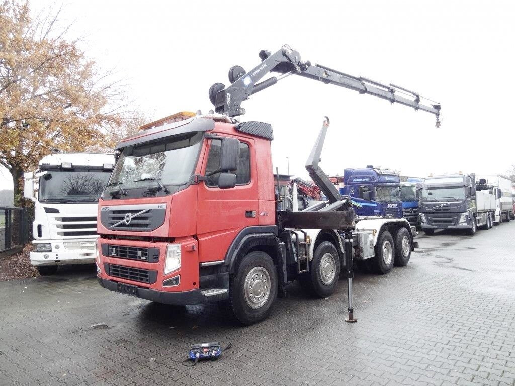 FM 460 8x2-6 FM 460 8x2-6, Lenk-/Liftachse, Kran HMF 2020-K4, Funk - Hook lift, Truk derek: gambar 1 FM 460 8x2-6 FM 460 8x2-6, Lenk-/Liftachse, Kran HMF 2020-K4, Funk - Hook lift, Truk derek: gambar 1