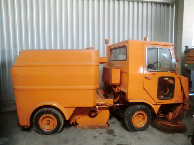 Faun AK 414 HW FAUN AK 414 HW - Penyapu jalan: gambar 4 Faun AK 414 HW FAUN AK 414 HW - Penyapu jalan: gambar 4