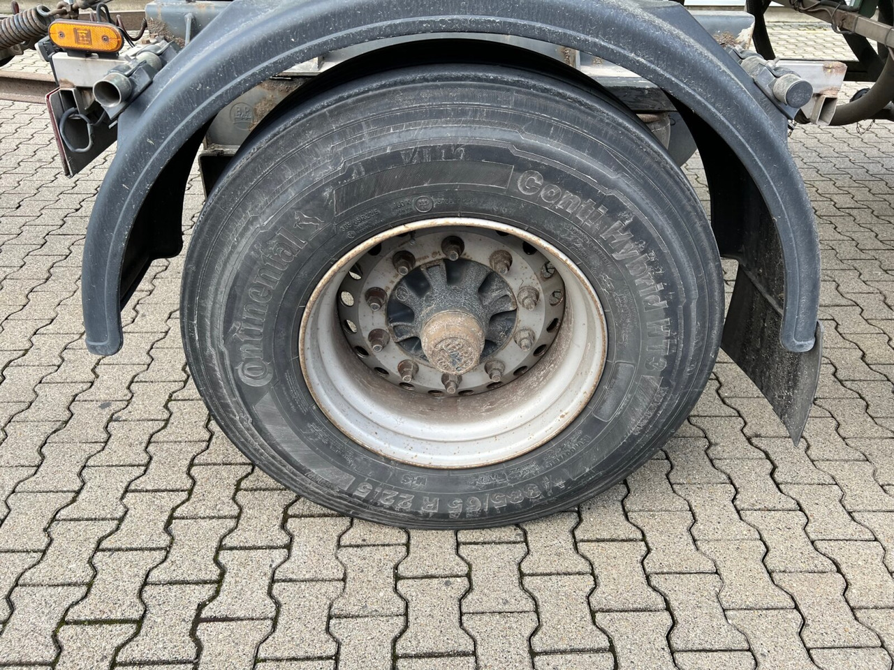 Feldbinder EUT 31.2 Silo-Anhänger EUT 31.2 Silo-Anhänger, ca. 31m³, 4x Domdeckel - Trailer tangki: gambar 5 Feldbinder EUT 31.2 Silo-Anhänger EUT 31.2 Silo-Anhänger, ca. 31m³, 4x Domdeckel - Trailer tangki: gambar 5