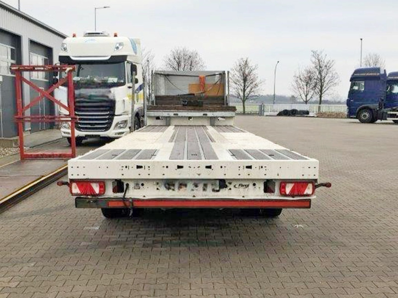 Fliegl SDS 390 SDS 390, 2x VORHANDEN! - Semi-trailer low bed: gambar 4 Fliegl SDS 390 SDS 390, 2x VORHANDEN! - Semi-trailer low bed: gambar 4