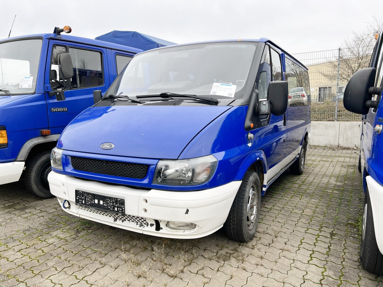 Ford Ford Transit 2,0 TDE 4x2 Ford Transit 2,0 TDE 4x2, EX-THW, 6 Sitze - Van kombi: gambar 1 Ford Ford Transit 2,0 TDE 4x2 Ford Transit 2,0 TDE 4x2, EX-THW, 6 Sitze - Van kombi: gambar 1