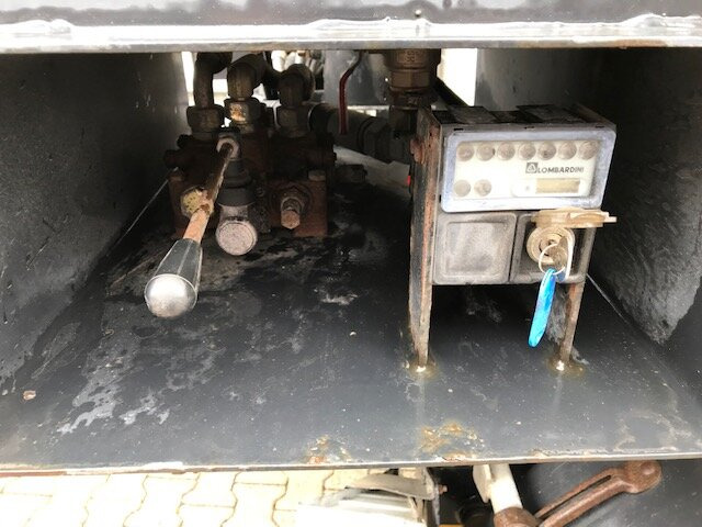 HDK 1860 HDK 1860 Hinterkippmulde ca. 28m³ mit Seperatmotor, eigene Hydraulik - Trailer jungkit: gambar 2 HDK 1860 HDK 1860 Hinterkippmulde ca. 28m³ mit Seperatmotor, eigene Hydraulik - Trailer jungkit: gambar 2