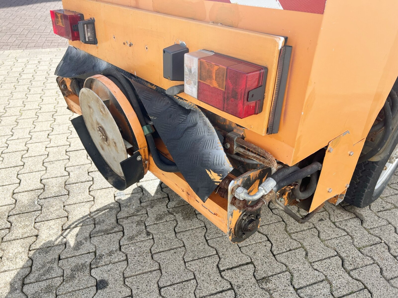 HY 1251 / 4x4 Bokimobil, Winterdienst, Kehr/Saugmaschine KIEFER HY 1251 / 4x4 Bokimobil, Winterdienst - Traktor kota: gambar 3 HY 1251 / 4x4 Bokimobil, Winterdienst, Kehr/Saugmaschine KIEFER HY 1251 / 4x4 Bokimobil, Winterdienst - Traktor kota: gambar 3