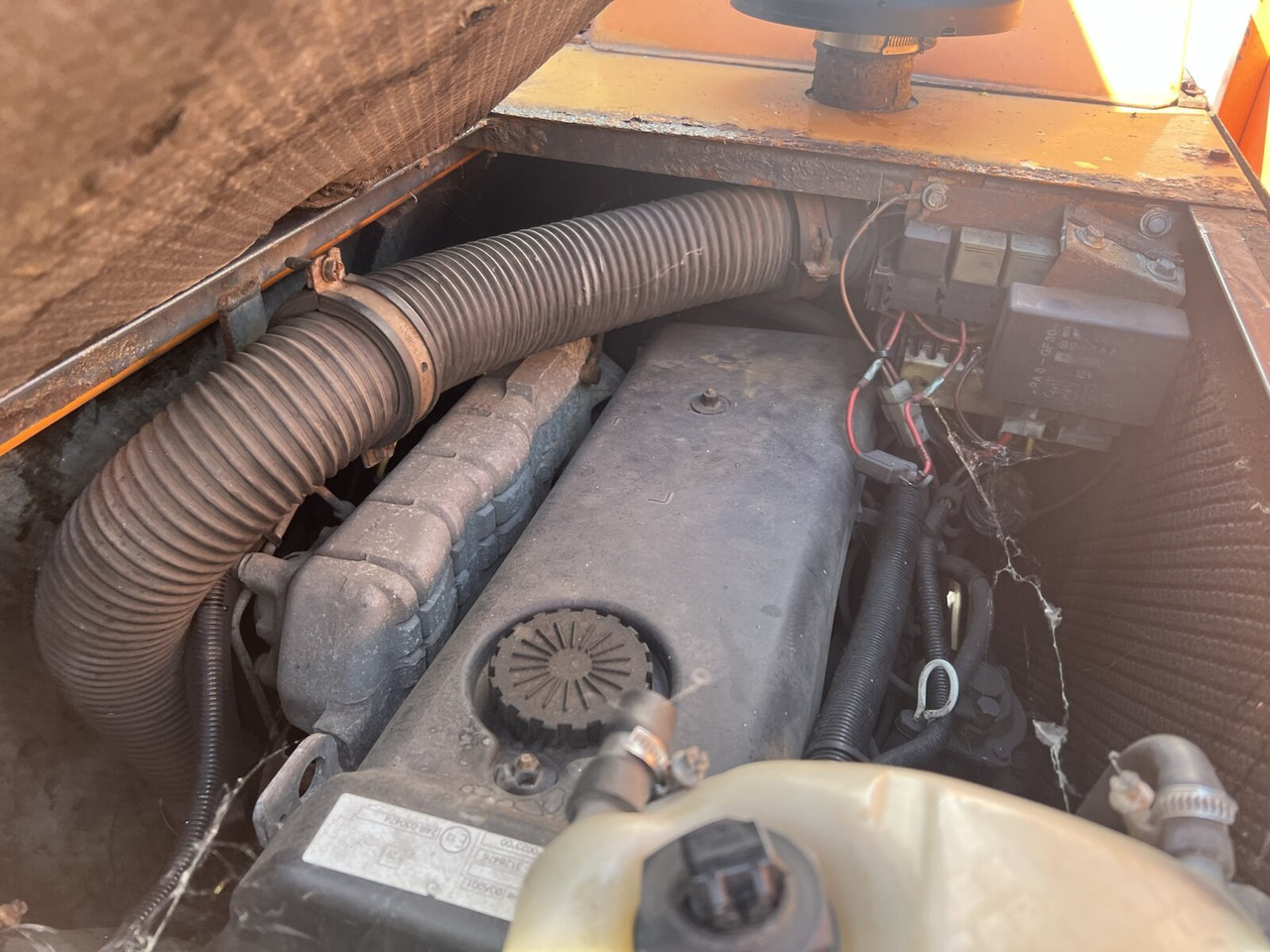 HY 1251 / 4x4 Bokimobil, Winterdienst, Kehr/Saugmaschine KIEFER HY 1251 / 4x4 Bokimobil, Winterdienst - Traktor kota: gambar 4 HY 1251 / 4x4 Bokimobil, Winterdienst, Kehr/Saugmaschine KIEFER HY 1251 / 4x4 Bokimobil, Winterdienst - Traktor kota: gambar 4