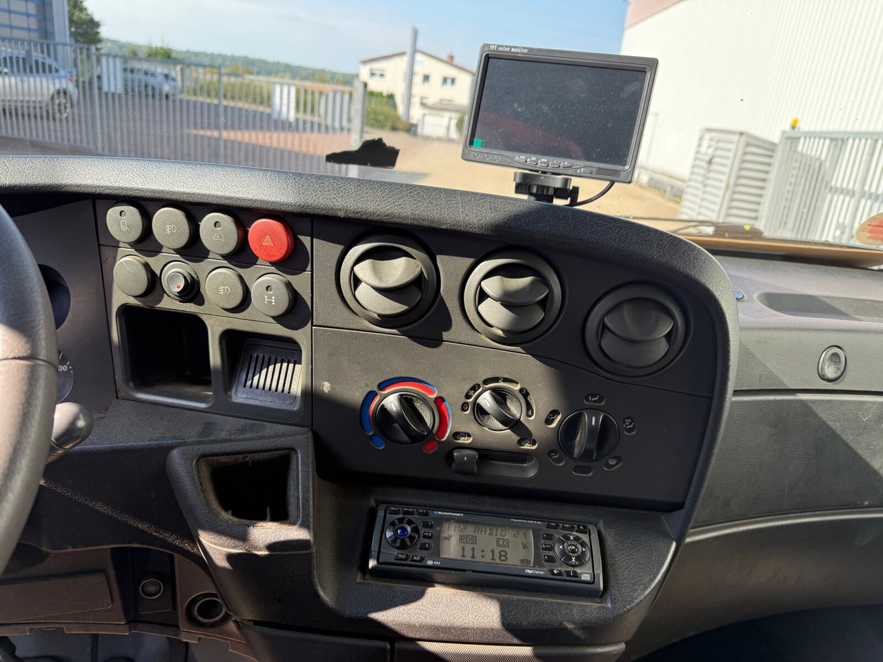 Iveco Daily 65C15D 4x2 Doka Daily 65C15D 4x2 Doka, Grüne Plakette, City-Abroller - Hook lift: gambar 3 Iveco Daily 65C15D 4x2 Doka Daily 65C15D 4x2 Doka, Grüne Plakette, City-Abroller - Hook lift: gambar 3