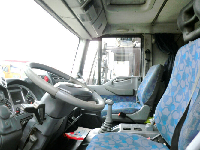 Iveco EuroCargo 75 E 17/4x2 EuroCargo 75 E 17/4x2, 6x VORHANDEN! - Truk box: gambar 5 Iveco EuroCargo 75 E 17/4x2 EuroCargo 75 E 17/4x2, 6x VORHANDEN! - Truk box: gambar 5