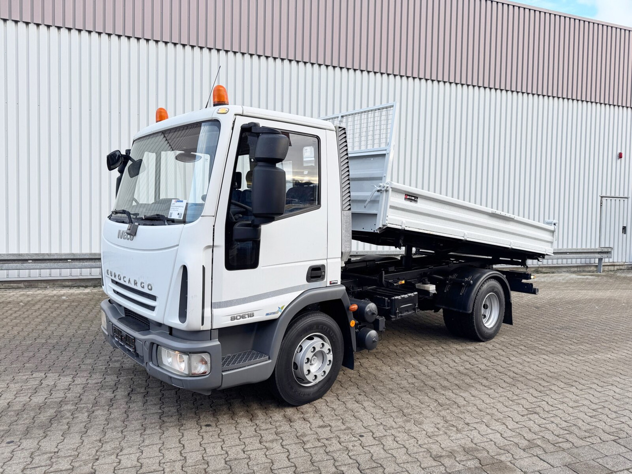 Iveco EuroCargo ML 80E18 K 4x2 EuroCargo ML 80E18 K 4x2 - Truk jungkit: gambar 1 Iveco EuroCargo ML 80E18 K 4x2 EuroCargo ML 80E18 K 4x2 - Truk jungkit: gambar 1