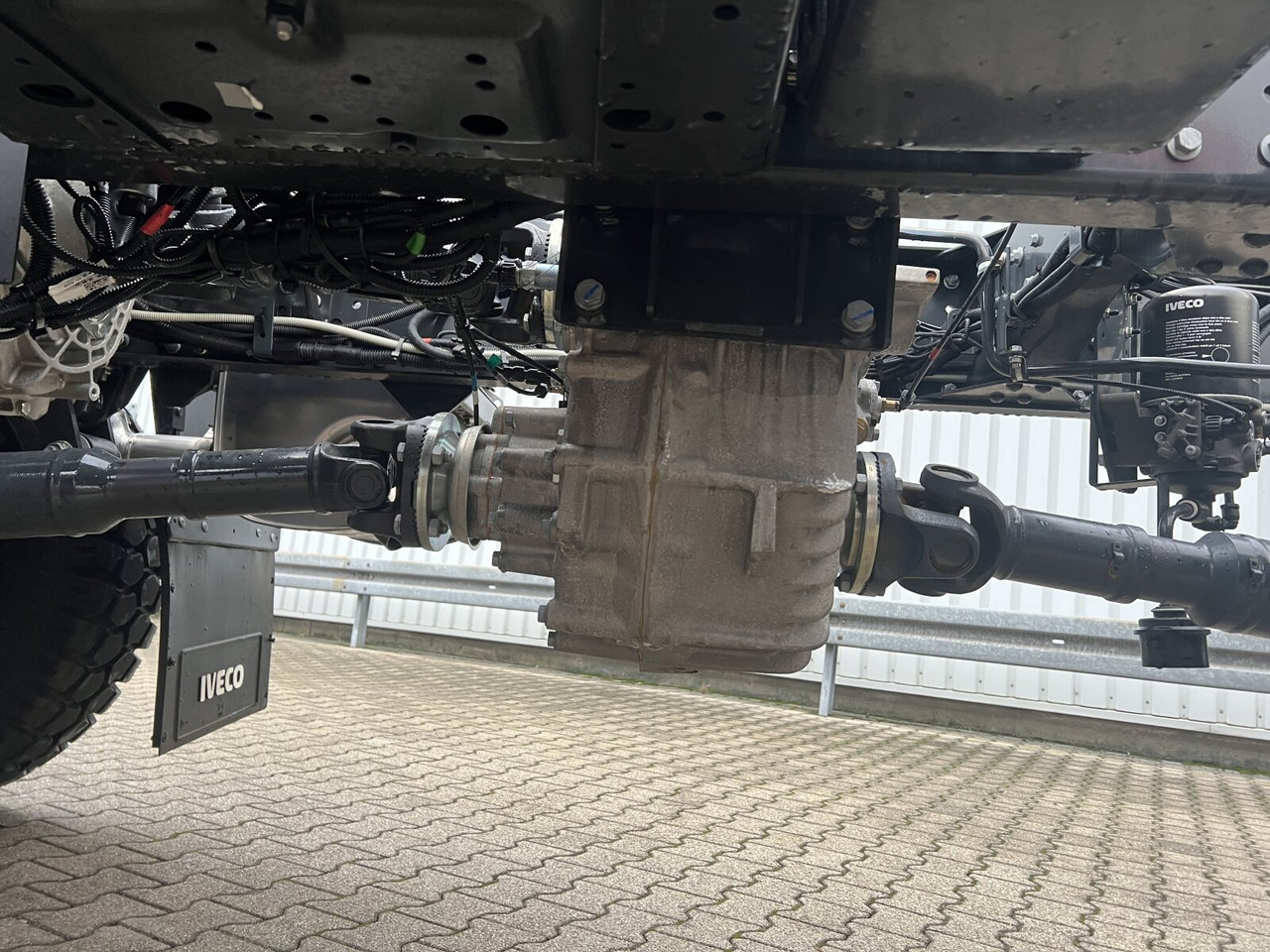 Iveco EuroCargo ML150E24 WS 4x4 EuroCargo ML150E24 WS 4x4, Euro3, mehrfach Vorhanden! - Truk sasis: gambar 2 Iveco EuroCargo ML150E24 WS 4x4 EuroCargo ML150E24 WS 4x4, Euro3, mehrfach Vorhanden! - Truk sasis: gambar 2