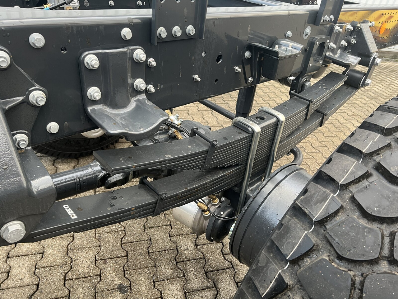 Iveco EuroCargo ML150E24 WS 4x4 EuroCargo ML150E24 WS 4x4, Euro3, mehrfach Vorhanden! - Truk sasis: gambar 4 Iveco EuroCargo ML150E24 WS 4x4 EuroCargo ML150E24 WS 4x4, Euro3, mehrfach Vorhanden! - Truk sasis: gambar 4