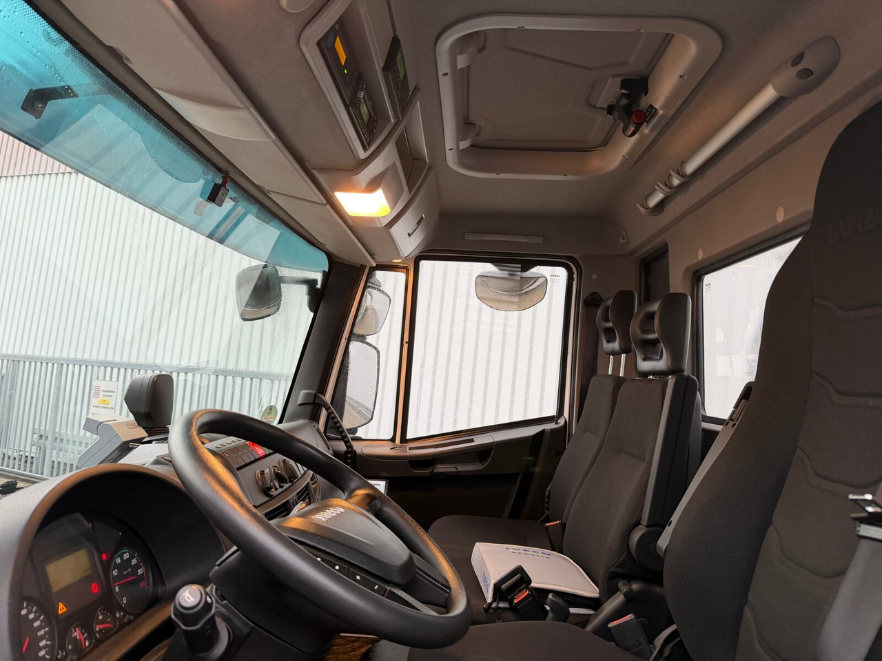 Iveco ML180E32 4x2 ML180E32 4x2 - Truk jungkit: gambar 2 Iveco ML180E32 4x2 ML180E32 4x2 - Truk jungkit: gambar 2