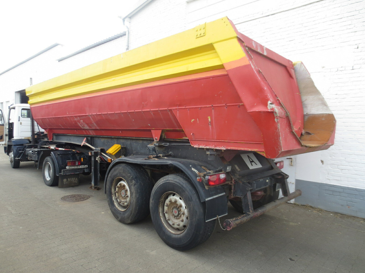 Kögel SKHL 18 SKHL 18 Alu Rundmulde, 24 cbm, Blechboden - Semi-trailer jungkit: gambar 4 Kögel SKHL 18 SKHL 18 Alu Rundmulde, 24 cbm, Blechboden - Semi-trailer jungkit: gambar 4