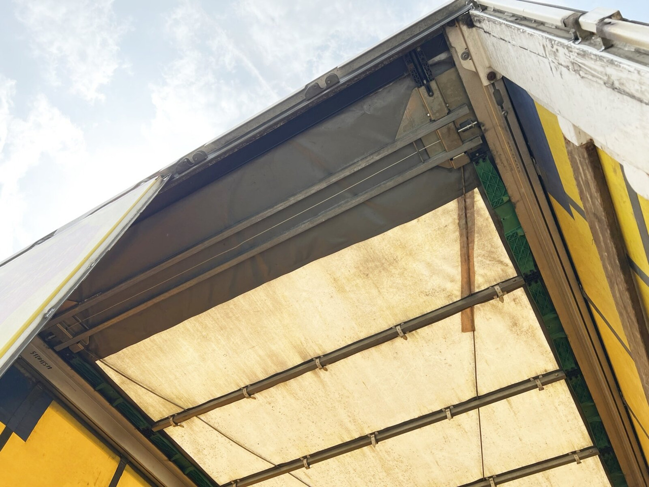 Krone SDP 27 SDP 27 , Edscha-Verdeck - Semi-trailer dengan terpal samping: gambar 2 Krone SDP 27 SDP 27 , Edscha-Verdeck - Semi-trailer dengan terpal samping: gambar 2