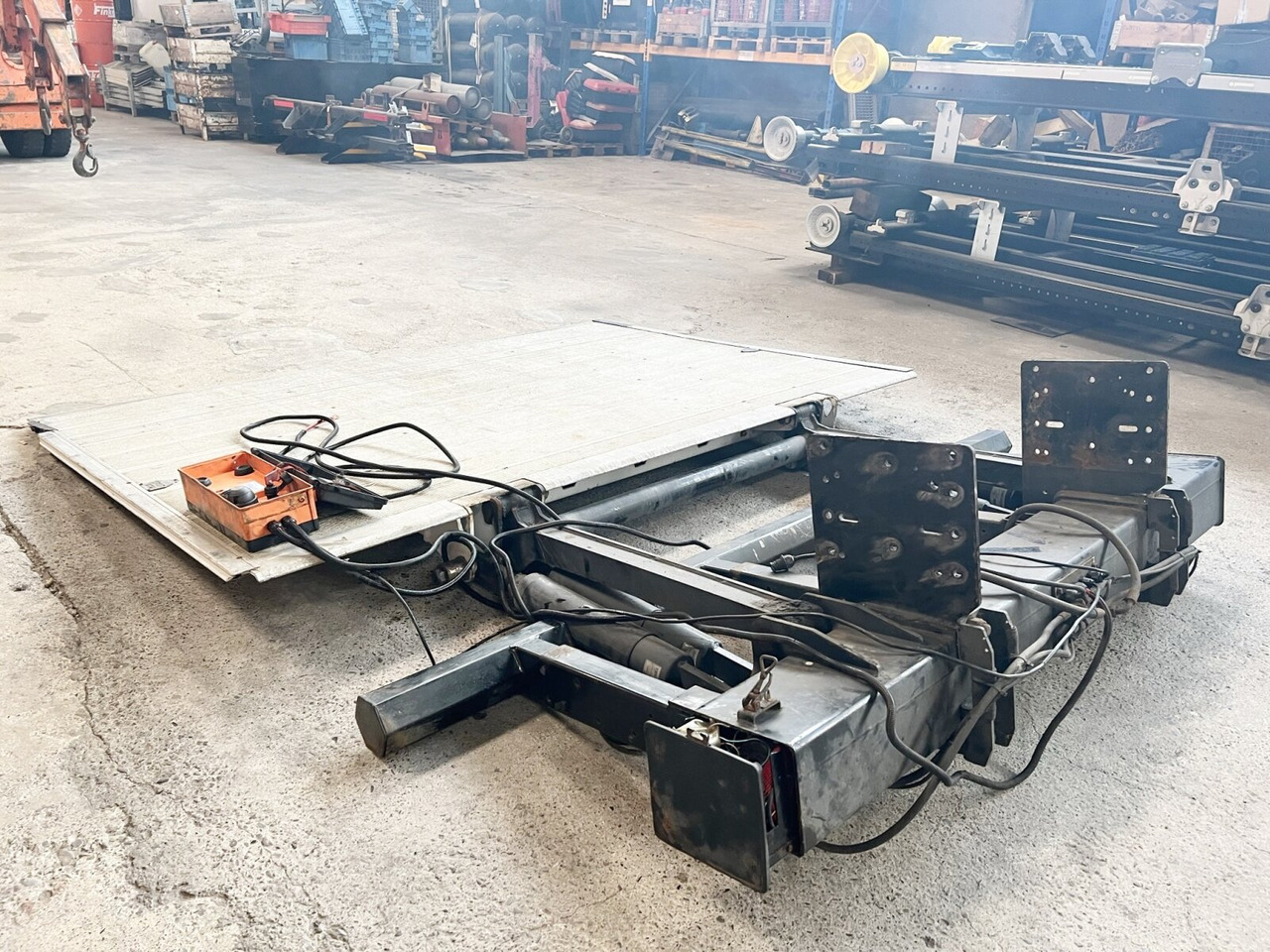 LBW Z 15-150 SA LBW Z 15-150 SA, 1,5t - Pengangkatan ekor untuk Truk: gambar 3 LBW Z 15-150 SA LBW Z 15-150 SA, 1,5t - Pengangkatan ekor untuk Truk: gambar 3