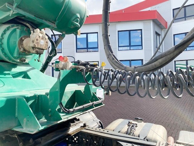 LIEBHERR Betonmischer ca. 10m³ LIEBHERR Betonmischer ca. 10m³, 6x Vorhanden! - Semi-trailer mixer beton: gambar 2 LIEBHERR Betonmischer ca. 10m³ LIEBHERR Betonmischer ca. 10m³, 6x Vorhanden! - Semi-trailer mixer beton: gambar 2