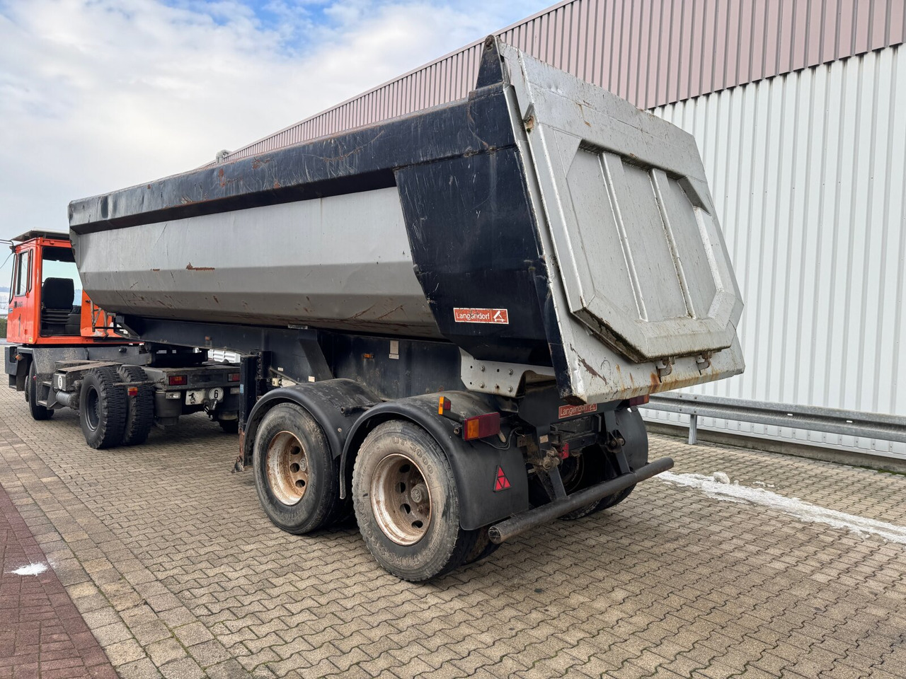 Langendorf SKA-HS 18/27 SKA-HS 18/27, Stahlmulde ca. 24m³ - Semi-trailer jungkit: gambar 5 Langendorf SKA-HS 18/27 SKA-HS 18/27, Stahlmulde ca. 24m³ - Semi-trailer jungkit: gambar 5