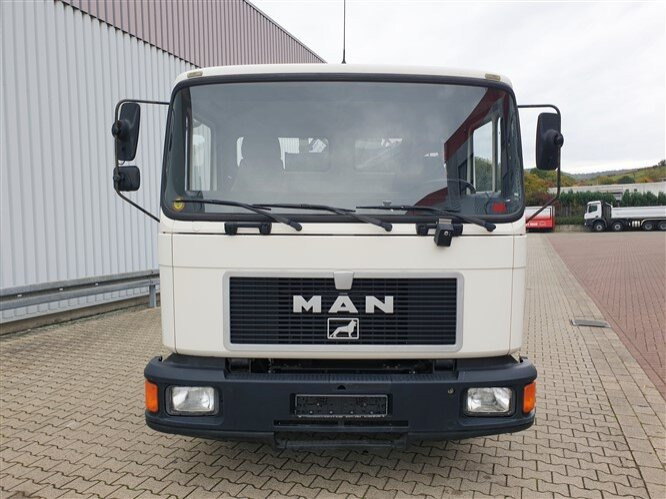 MAN 14.152 F 4x2 BB 14.152 F 4x2 BB mit Kran Hiab 060-2 - Hook lift, Truk derek: gambar 3 MAN 14.152 F 4x2 BB 14.152 F 4x2 BB mit Kran Hiab 060-2 - Hook lift, Truk derek: gambar 3