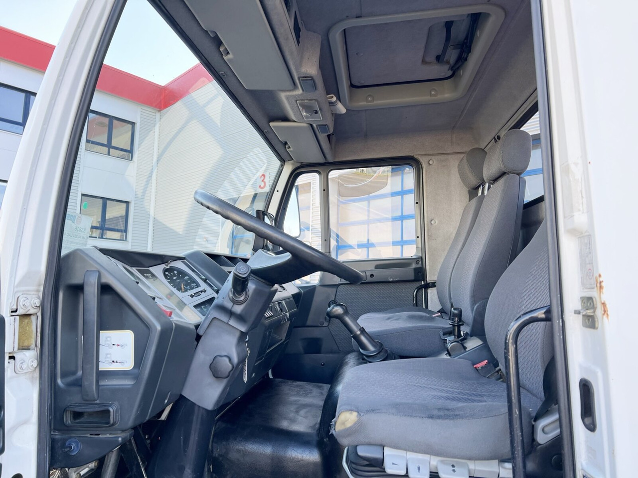 MAN 14.224 LAC 4x4 BB 14.224 LAC 4x4 BB mit Kran Atlas 100.1 - Truk derek, Truk flatbed: gambar 3 MAN 14.224 LAC 4x4 BB 14.224 LAC 4x4 BB mit Kran Atlas 100.1 - Truk derek, Truk flatbed: gambar 3