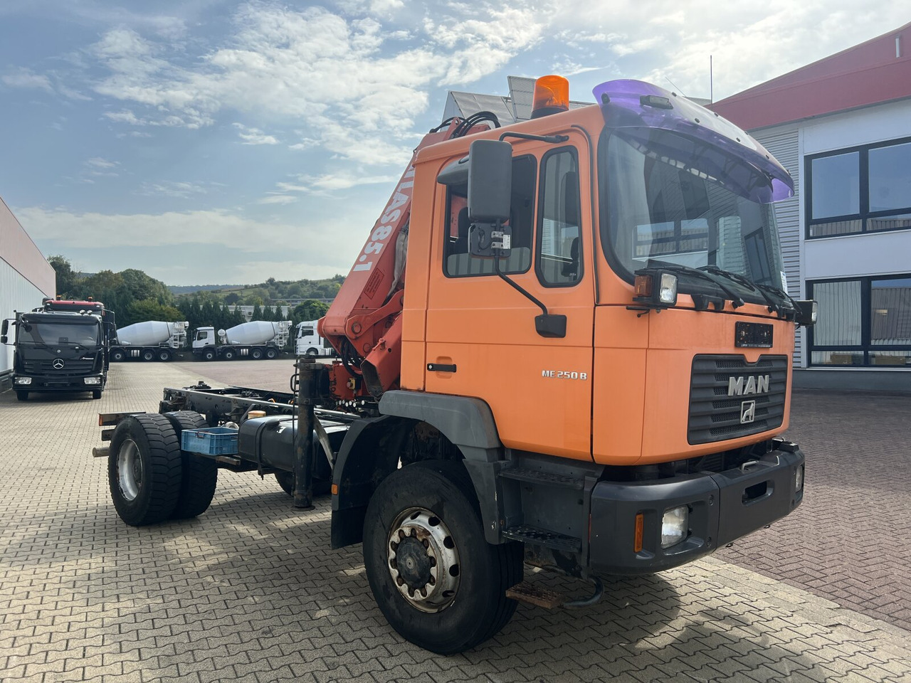 Truk sasis, Truk derek MAN 18.255 MAK 4x4 BB 18.255 MAK 4x4 BB, Kran Atlas AK 85.1 A1: gambar 7
