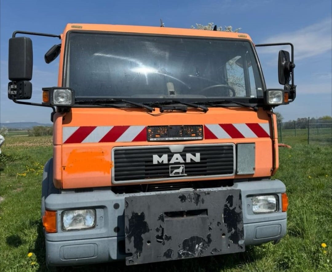 MAN LE 18.280 4x2 LL LE 18.280 4x2 LL, 6-Zylinder, Winterdienstausstattung - Hook lift: gambar 2 MAN LE 18.280 4x2 LL LE 18.280 4x2 LL, 6-Zylinder, Winterdienstausstattung - Hook lift: gambar 2