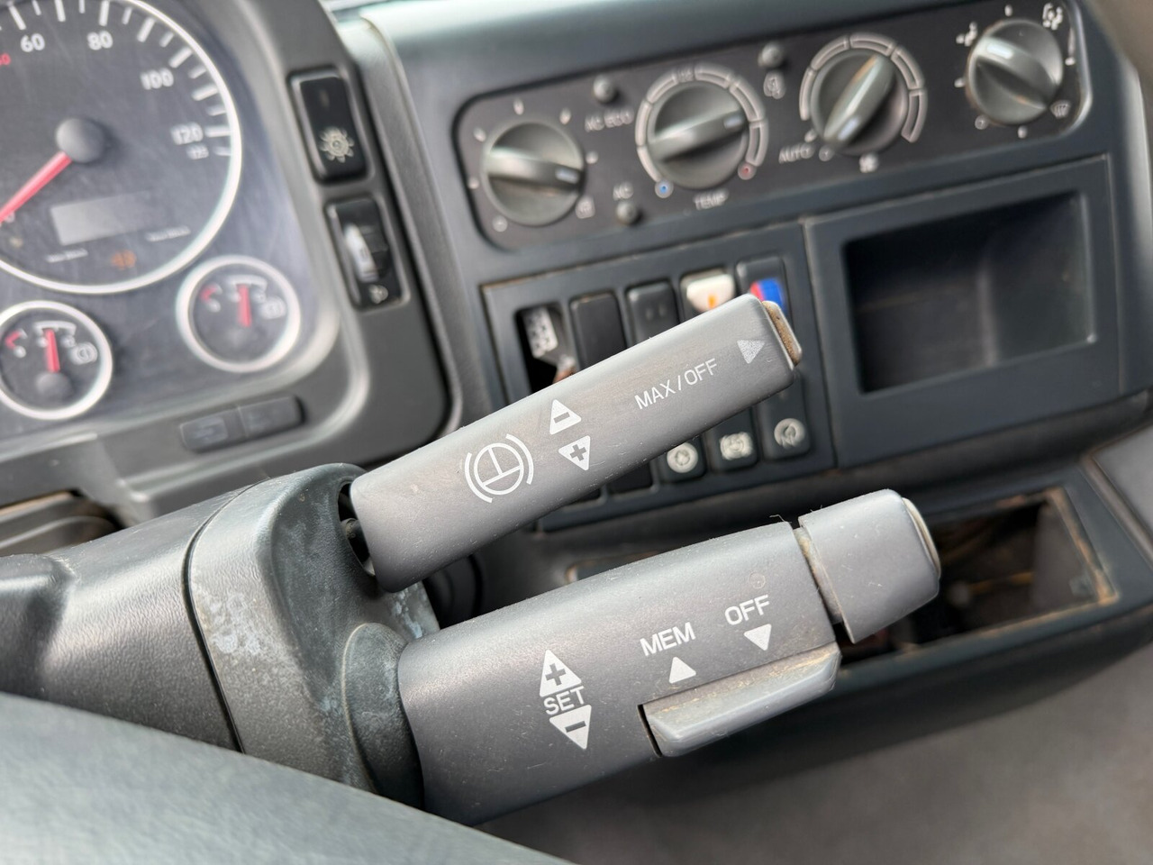 MAN TGA 26.400 6X4 BB TGA 26.400 6X4 BB, Intarder - Truk jungkit: gambar 5 MAN TGA 26.400 6X4 BB TGA 26.400 6X4 BB, Intarder - Truk jungkit: gambar 5