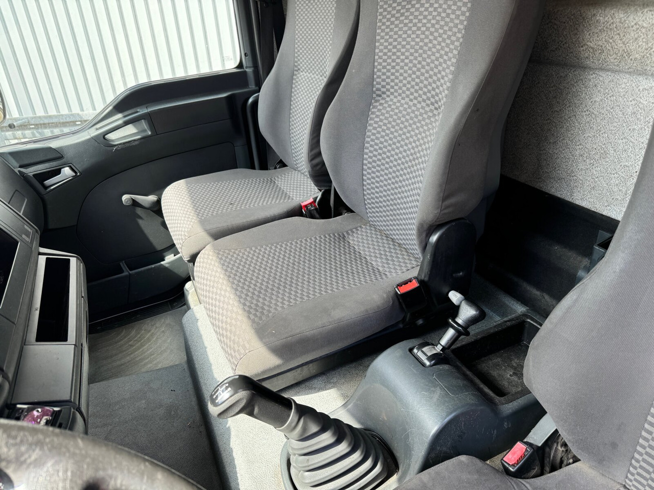 Truk flatbed MAN TGL 7.150 4x2 BB TGL 7.150 4x2 BB mit LBW MBB (BJ. 2019): gambar 5 Truk flatbed MAN TGL 7.150 4x2 BB TGL 7.150 4x2 BB mit LBW MBB (BJ. 2019): gambar 5